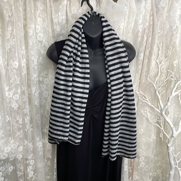Stripes!!! Black & Grey Large Infinity Scarf Shawl - Picture 6 of 9